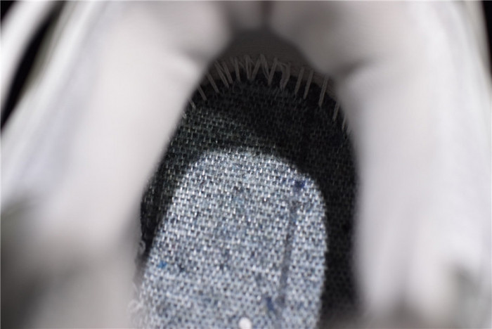 bl track runners white 542023 w1gb9 6509