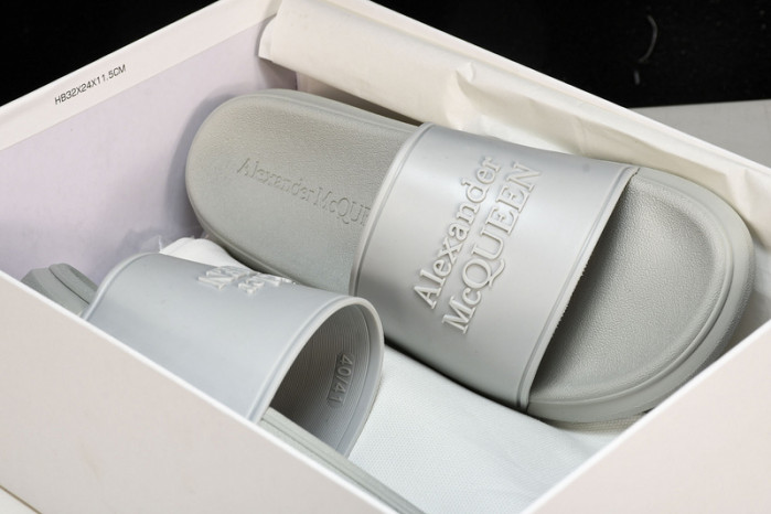 M*Q*en slide cophsoe mqs-03