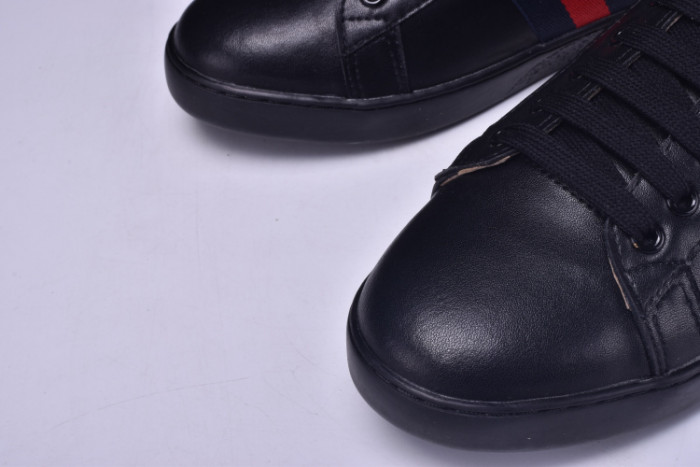 gc ace embroidered low-top sneaker black with bee mens 431942-a38g0