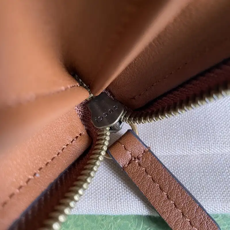 G*u*i s bags 2108ya0065