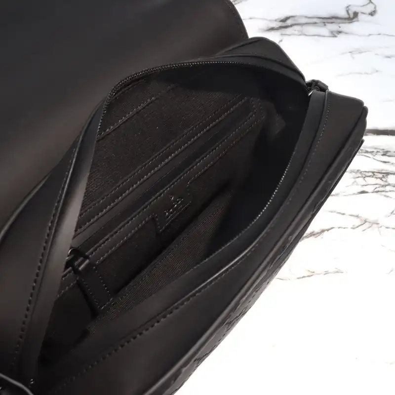 G*u*i bags 2411ya0201