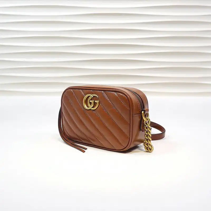 G*u*i bags 2012sh0002